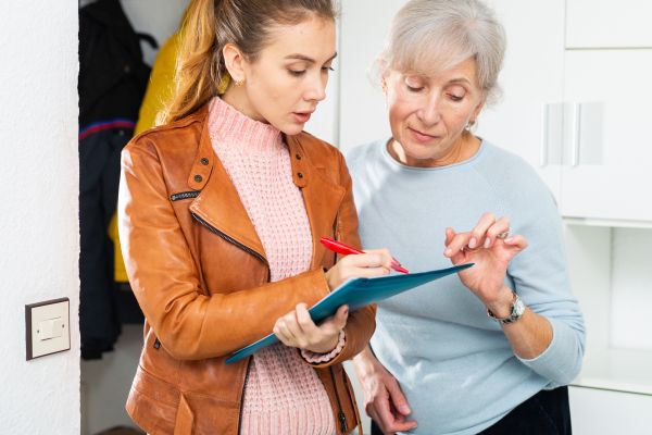 10 Questions You Must Ask When Touring a Senior Living Community!