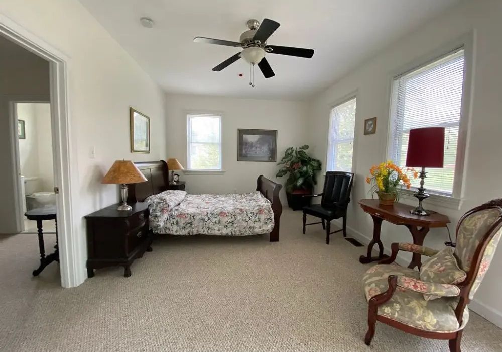 living-room-at-rembrandt-assisted-living